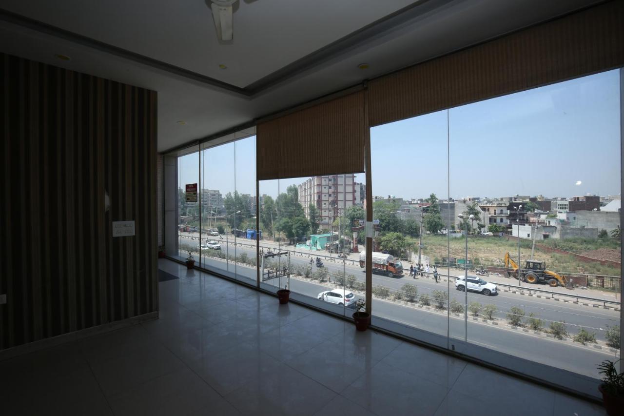 Hotel Pearl Grand & Banquet Zirakpur Eksteriør billede