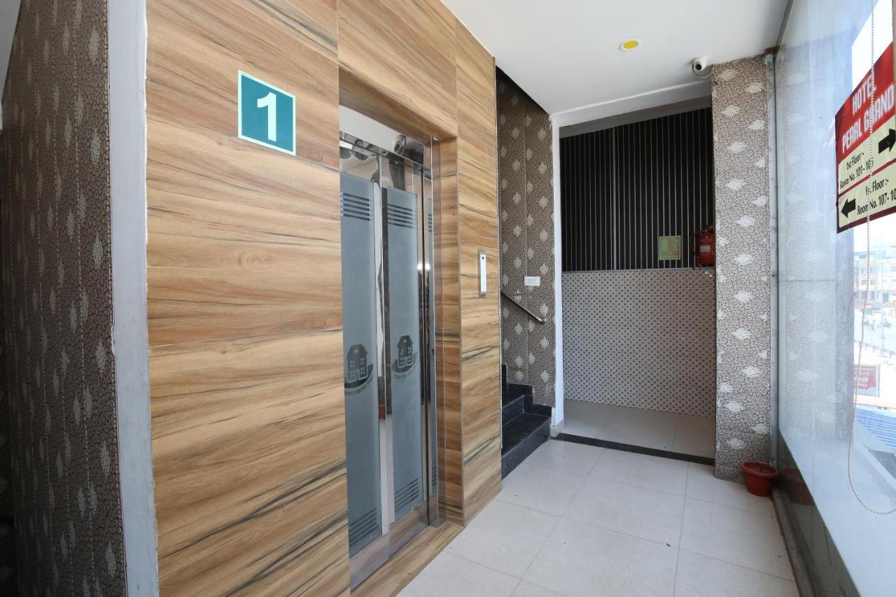 Hotel Pearl Grand & Banquet Zirakpur Eksteriør billede