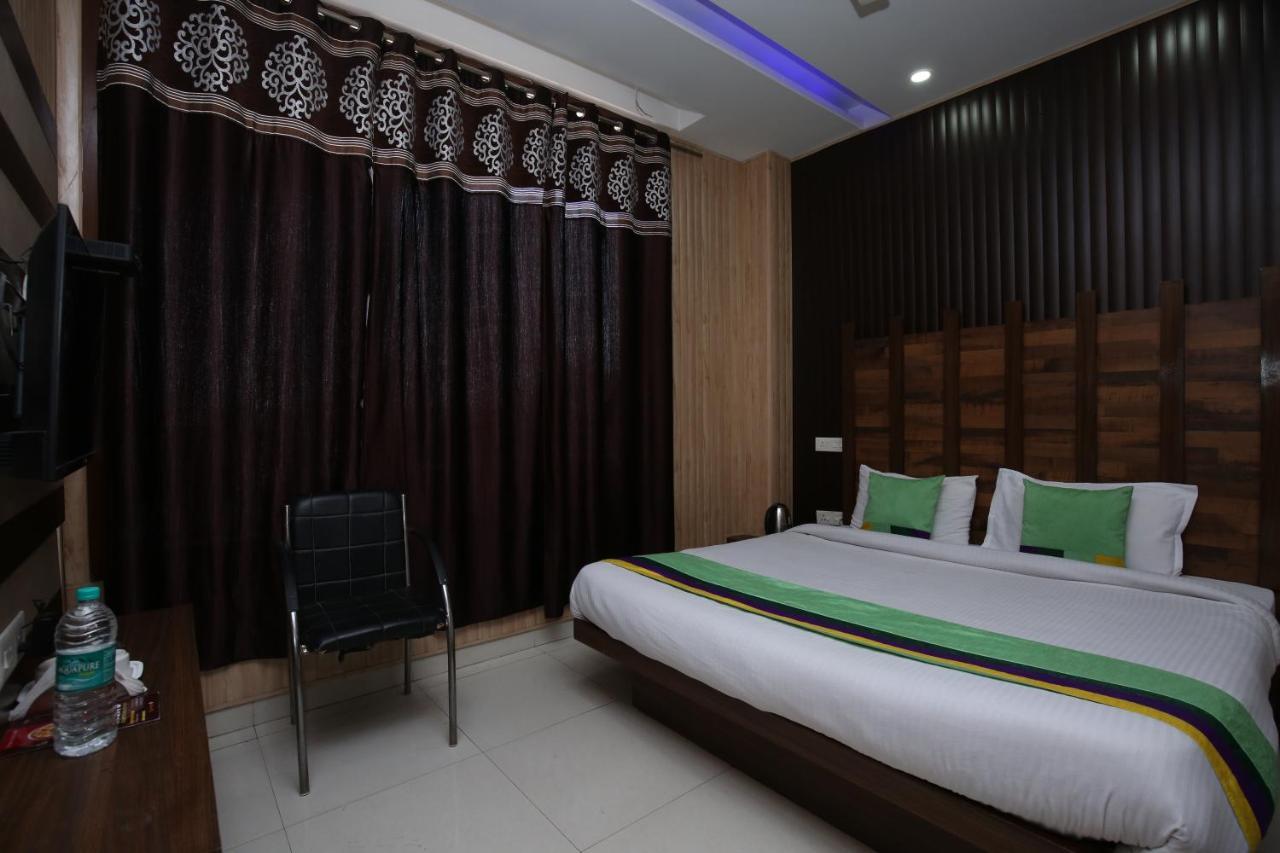 Hotel Pearl Grand & Banquet Zirakpur Eksteriør billede